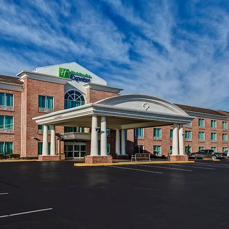 Holiday Inn Express Hotel & Suites London By Ihg Exterior photo