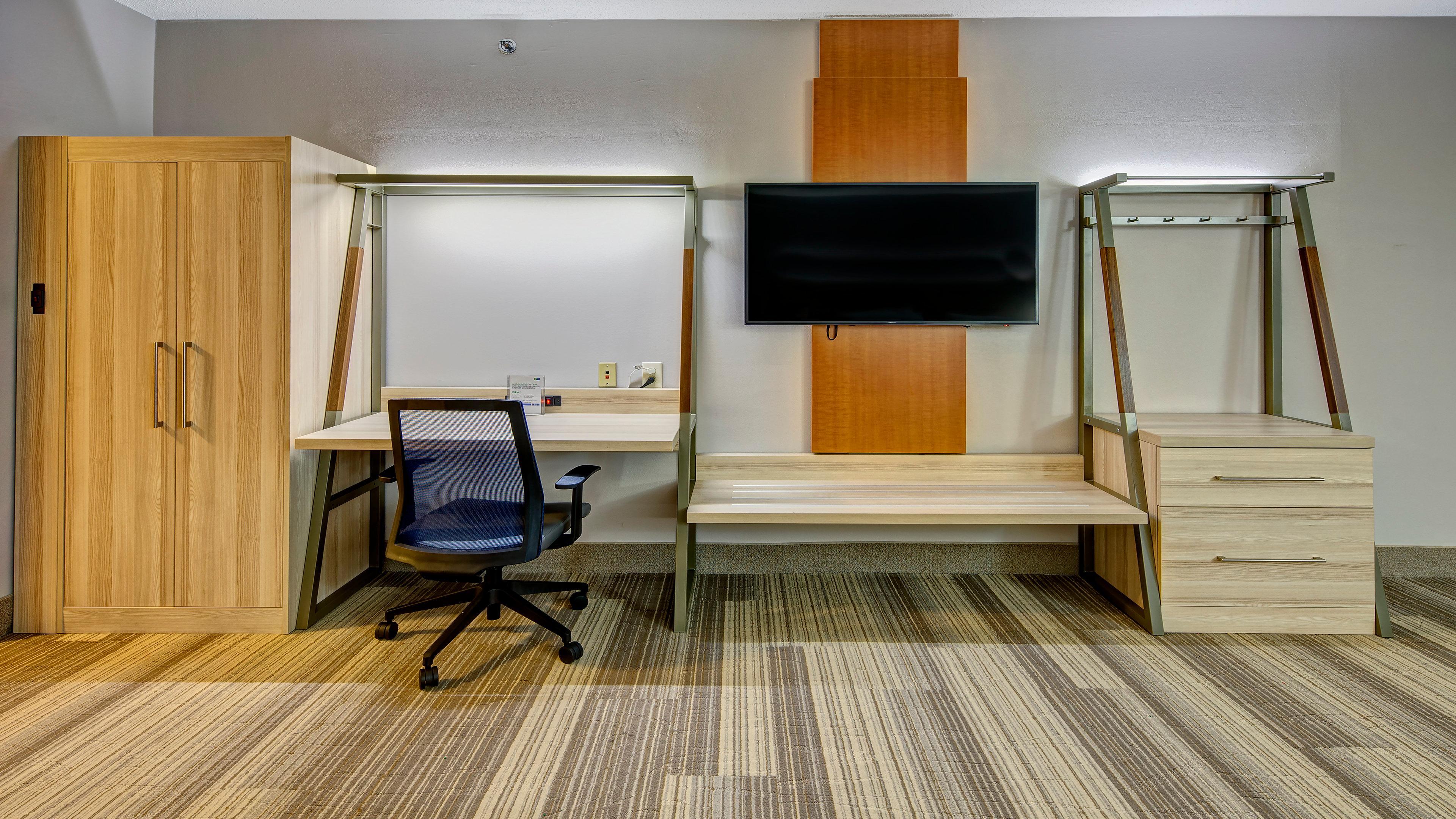 Holiday Inn Express Hotel & Suites London By Ihg Exterior photo